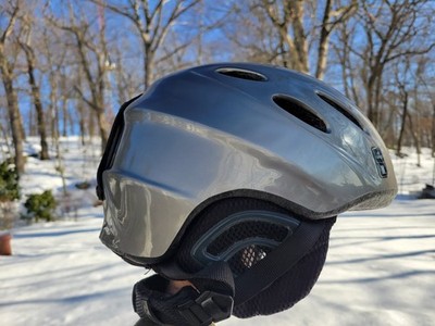 GIRO 9 NINE - SNOWBOARD & SKI HELMET - SIZE M- 55.5-57cm Silver NICE! 