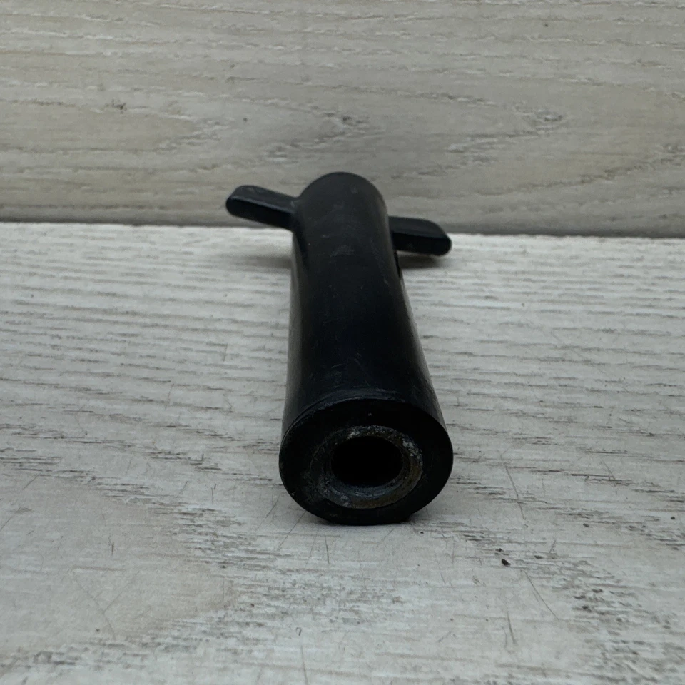 96-07 Chevrolet Blazer Silverado Tahoe porca de asa limpador de ar capô chapéu 11561843 - Imagem 2 de 2