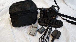 Sony Cyber-shot DSC-HX200V 18.2MP Digital Camera - Carl Zeiss Lens - 30x Zoom