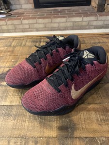 maroon kobes