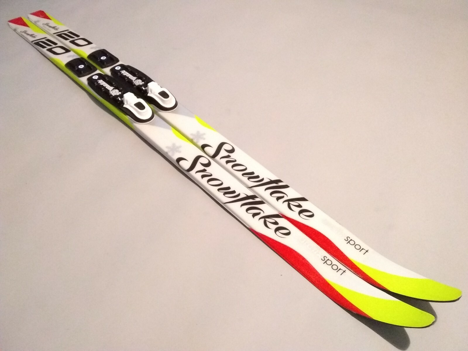 Waxless Cross Country Skis with Nordic Rottefella NNN Bindings for Kids
