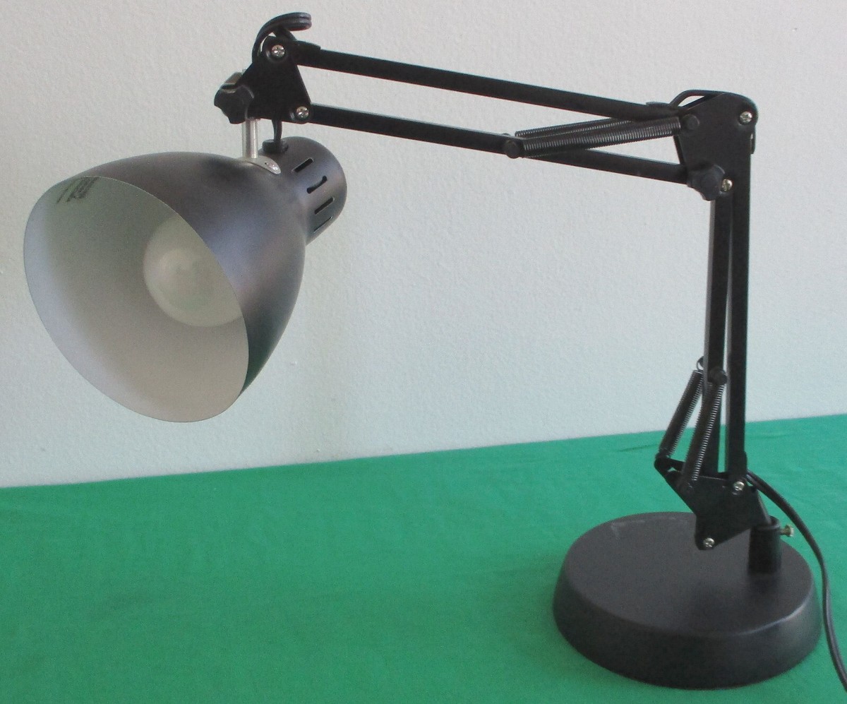 Where to Buy Desk Lamps in Singapore: Top Stores & Deals 2025