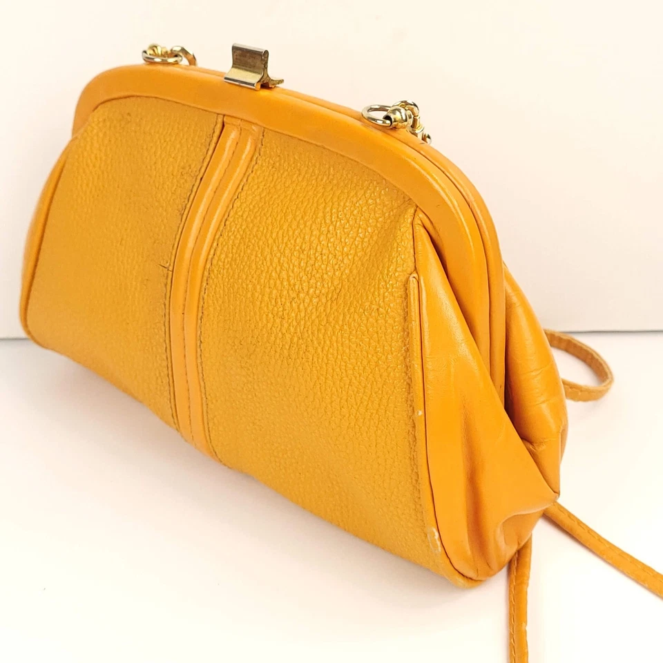 Bolso de Hombro Vintage Cuero Express Amarillo - Herrajes Dorados Estilo Retro Y2K Foto 2 de 4