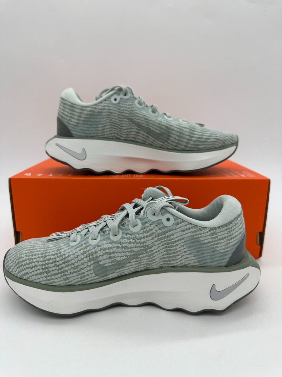 ナイキ　MOTIVA   27.5㎝ Amazon.com | Nike Motiva Women's Walking Shoes (DV1238-009
