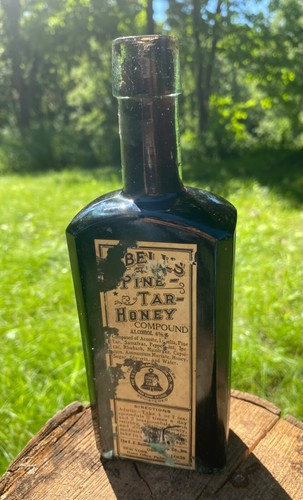 FULL ANTIQUE DR. BELL'S PINE TAR HONEY SUTHERLAND PADUCAH KY w PAPER LABEL & BOX - Picture 2 of 24