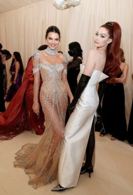 BEAUTIFUL KENDALL JENNER & GIGI HADID 8X10 Photo
