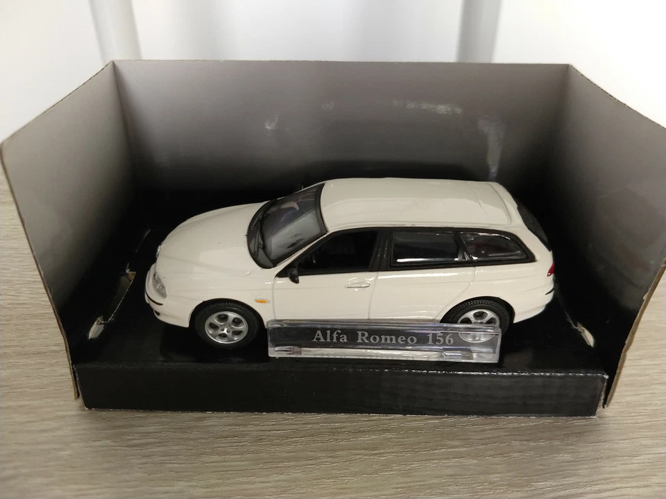 Alfa Romeo 156 Sportwagon Cararama 1/43 - Imagen 2 de 4