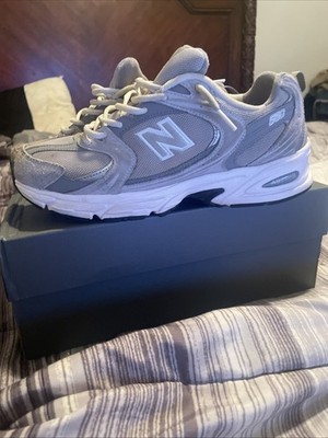 Grey Newbalances Runners 530 Size 8 1/2 Used Great Condition with Original Box