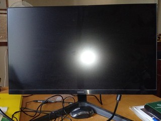 Monitor Samsung S24C31 completo di cavo alimentazione