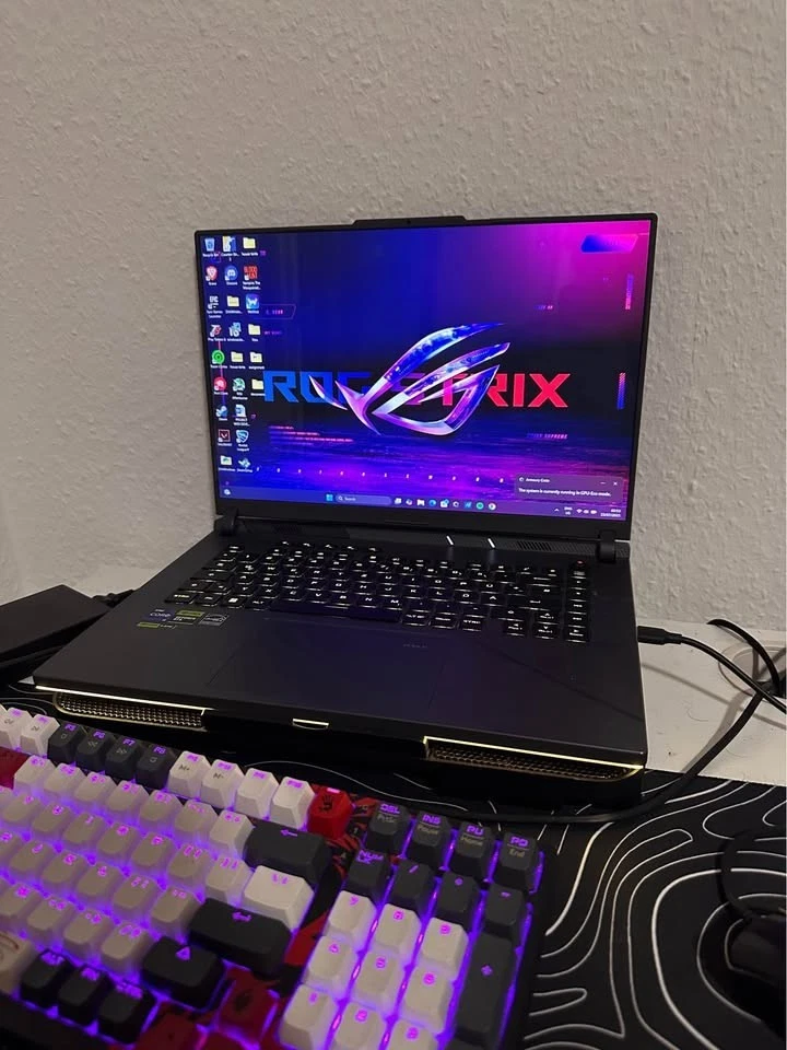 Asus rog strix g 16 core i9 14900hX with rtx 4070 8gb. 32 gb ram (ddr6), 2 tb ss - Image 2 of 3