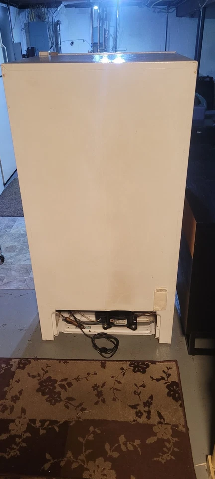 Frigidaire Upright Freezer MFU12M2GW0 28w 27d 15 Cu. Ft. - White - Image 3 of 4