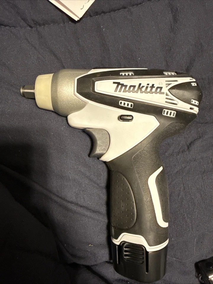  Impact Wrench cordless Makita 3/8” WT01W - Image 3 of 4