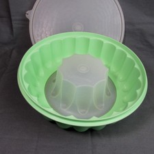Vintage Tupperware Jello Mold / Ice Ring Mint Green with Lid # 1202 Three Pieces