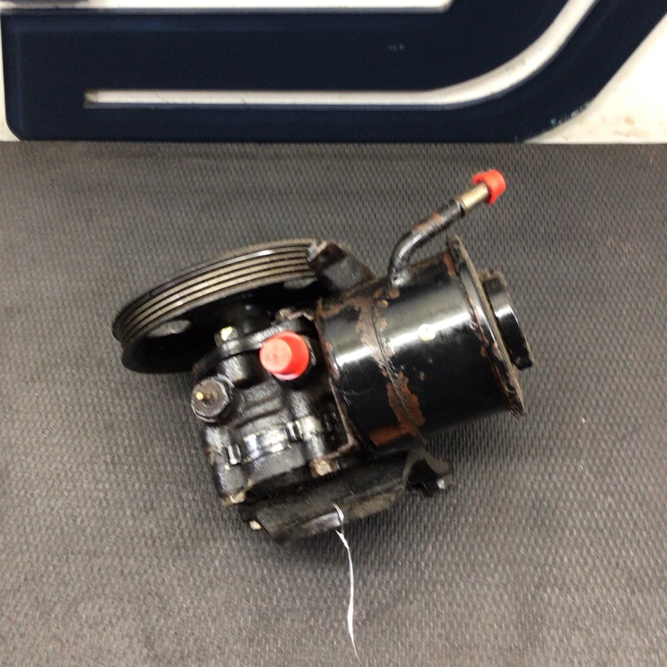 Bomba de dirección asistida Mercury Capri 1991 Foto 2 de 4