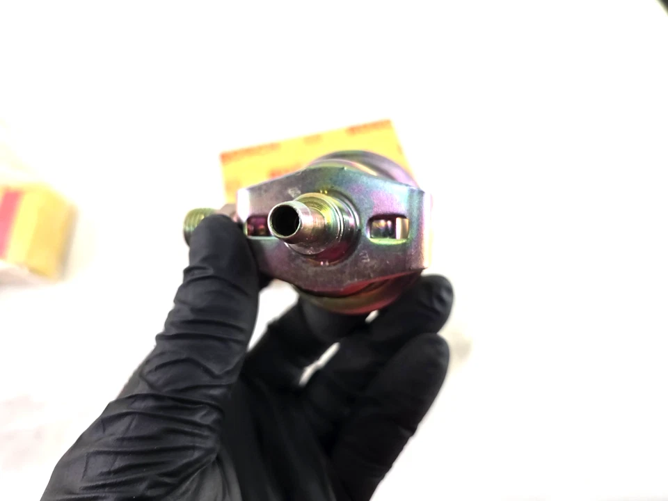 NOS Bosch FPR Fuel Pressure Regulator BMW 633CSi 733i 0280160214 Porsche 944 - Image 4 of 4