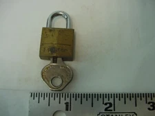 VINTAGE MASTER LITTLE LOCK WITH KEY