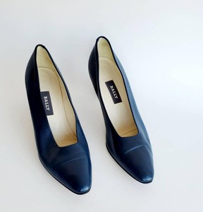 navy heels size 9