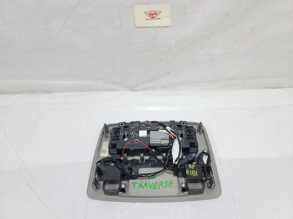 2009-2012 Chevrolet Traverse Overhead Console Dome Light Lamp OEM 199052431 - Image 4 of 4