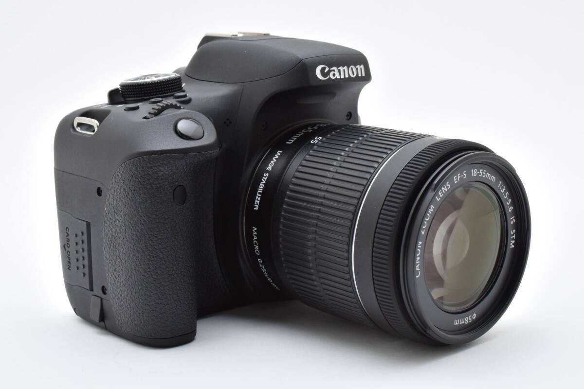 Near Mint Canon EOS Kiss X8i Lens Kit (Shutter Count 1687) Y814S10