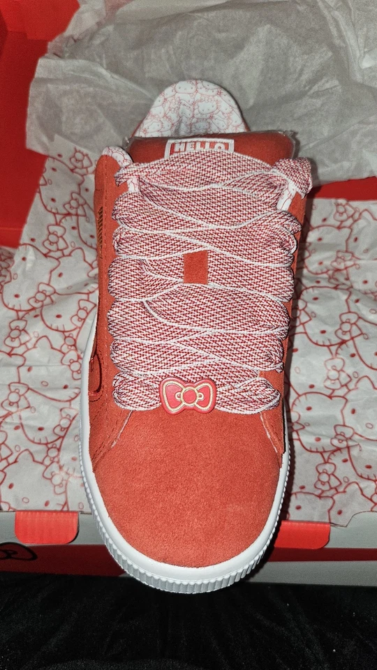 Laço vermelho PUMA x HELLO KITTY camurça XL | Feminino tamanhos 7.5 novo na caixa 404231-01 - Imagem 4 de 4