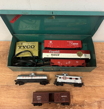 Tyco Scale Train Set: 6 Box Car Transformer 4 Railroads Teal Metal Box