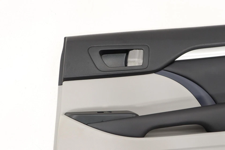Toyota Highlander 2014-2016 panel de moldura de puerta trasera derecha OEM 67730X1T00 GRIS_FA10 Foto 4 de 4