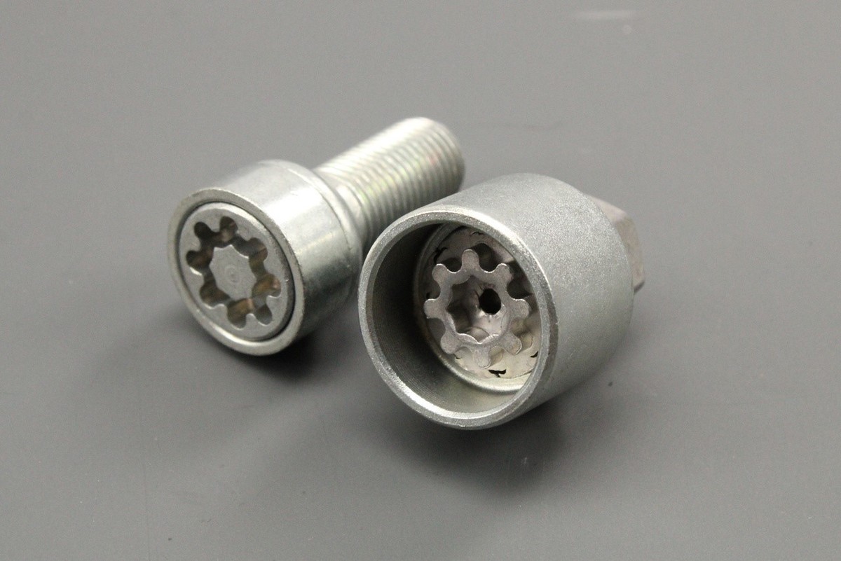 アルク ENGLISH JOURNAL 2020/6〜2021/5 Genuine Audi A1 A3 A4 A5 A6 locking wheel nut with key code J