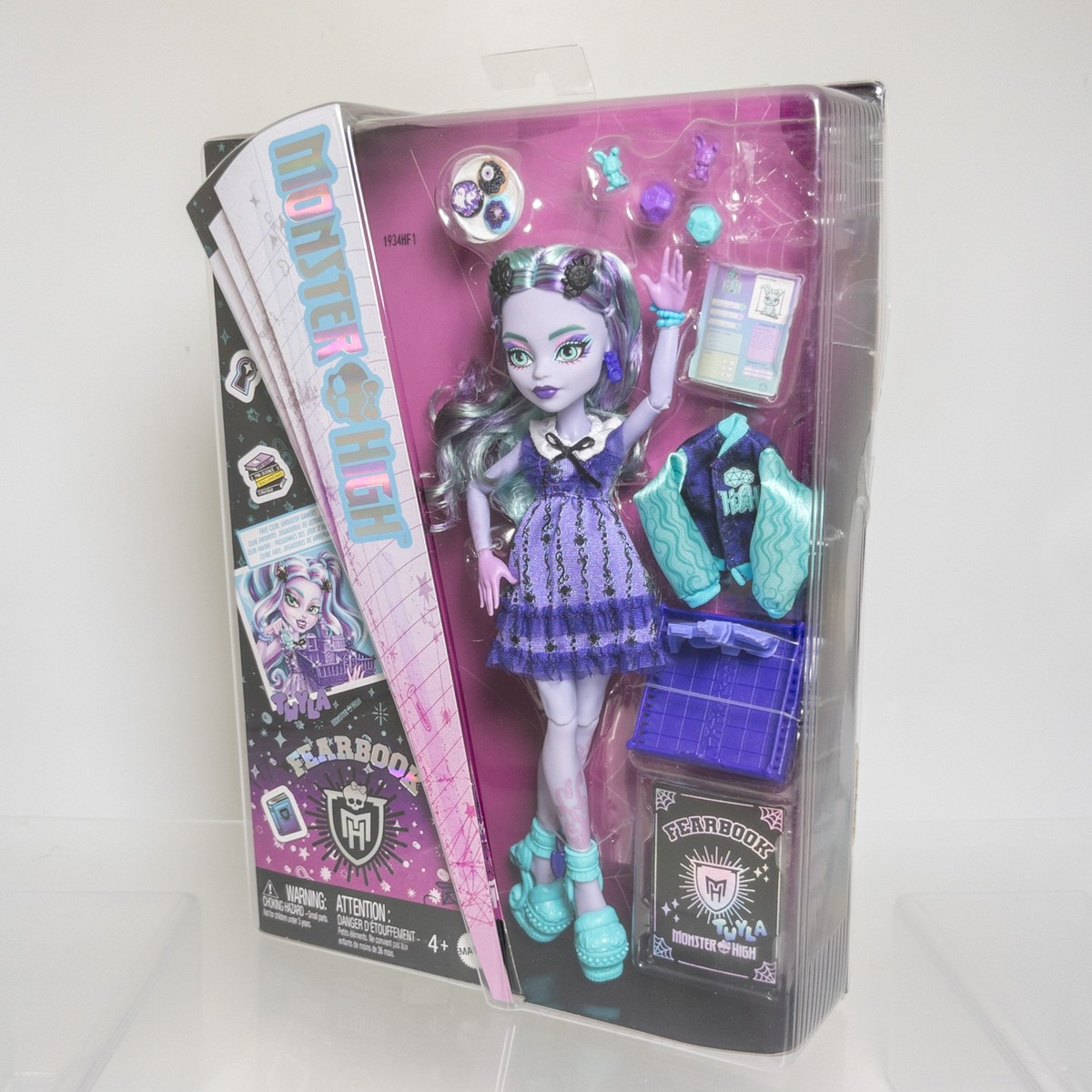 Mattel Monster High Doll 2024 Yearbook Twyla *NM*