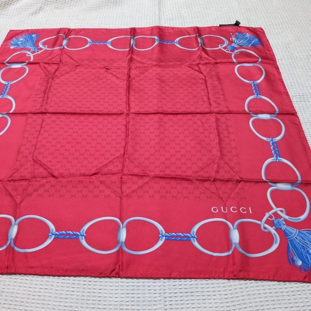 Foulard rouge motif chaîne GUCCI