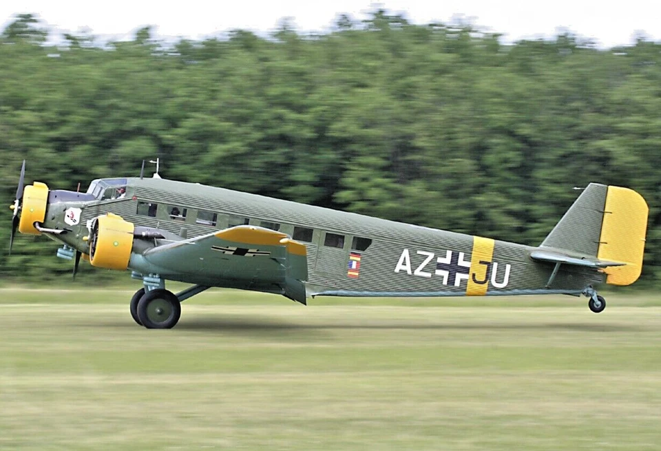 JUNKERS JU52/3M, AZ+U,  AMICALE JEAN-BAPTISTE SALIS. SCHUCO 3551900. 1.72  NEW - Image 2 of 4