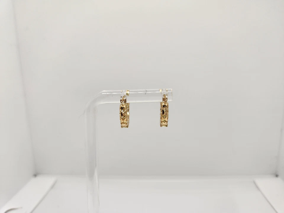 Estate 14kt 黄金圆形 Peridot Huggie 耳环 — 第 3/4 张图片