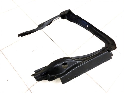 Halter Träger Führung Aufnahme für Scheinwerfer Links Vorne Mercedes W251 R350