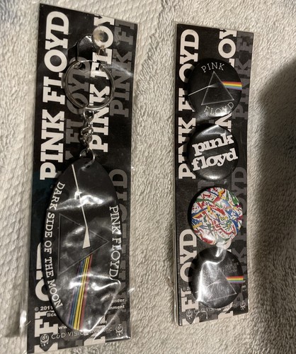 2011 Pink Floyd (1987) Dark Side Of The Moon Keychain and 4 Buttons Pins