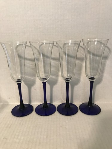 SET OF FOUR CHAMPAGNE FLUTES WITH CLEAR TOPS AND COBALT BLUE STEMS 8-½" HIGH - Picture 4 of 10