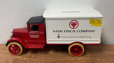 ERTL 1931 Hawkeye Motor Truck Bank Die-Cast 1/34 Scale Nash Finch Company