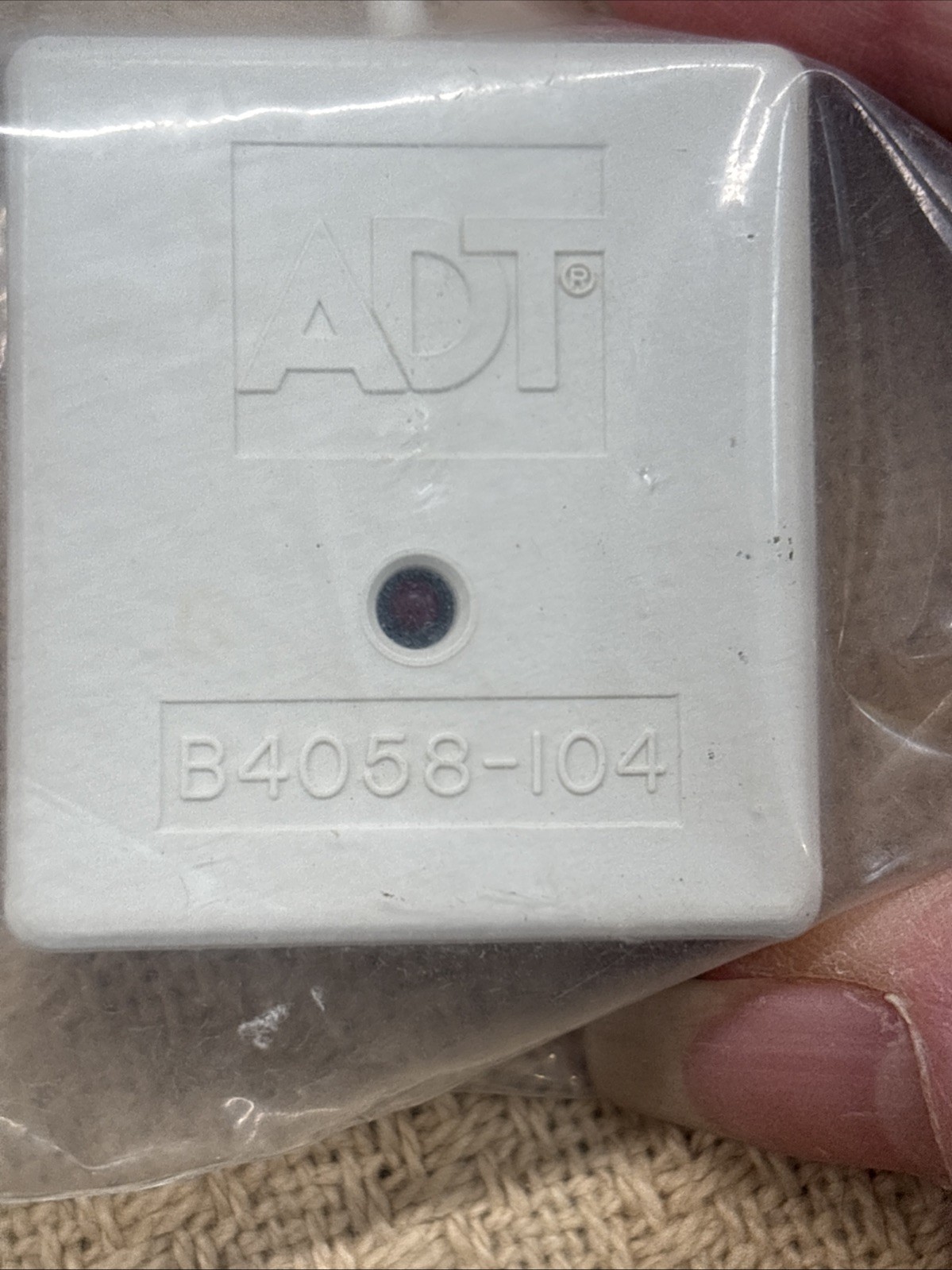 ADT C4058-104 475225 Glass Break Sensor Alert. Alerts when glass is broken!