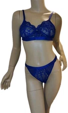 New Ladies Sexy Cute 2 Piece Lingerie /Bra & Thong Panties Set Blue Size Medium