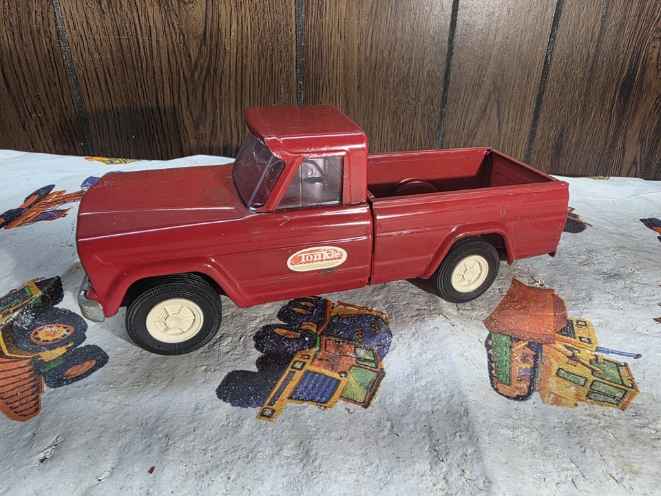 Toy Vintage 1960s Tonka Pressed Steel 9” Mid Size Red Jeep Pick Up Truck  52030 - Image 2 of 4