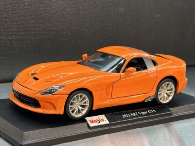 2013 DODGE VIPER GTS SRT ORANGE by MAISTO 1:18 BRAND NEW IN BOX