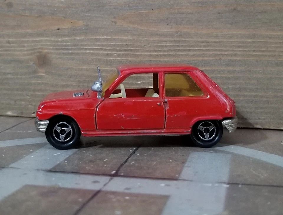 MAJORETTE N°257 RENAULT 5 R5 ROSSA 1^Serie Made in France 1973 Scala 1:55 VG+ - Immagine 3 di 4