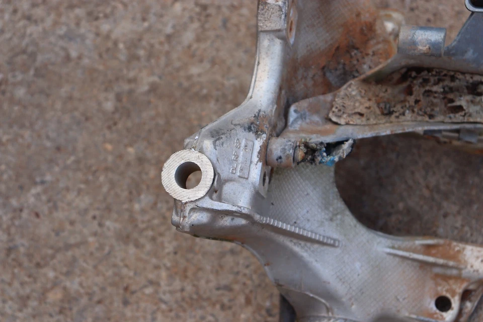 2008-2011 AUDI S5 4.2L A/T BERÇO DO MOTOR DIANTEIRO CROSSMEMBER SUBQUADRO FABRICANTE DE EQUIPAMENTO ORIGINAL - Imagem 4 de 4