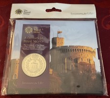 2017 House of Windsor 100th Anniversary  £5 Five Pound Coin Royal Mint Pack