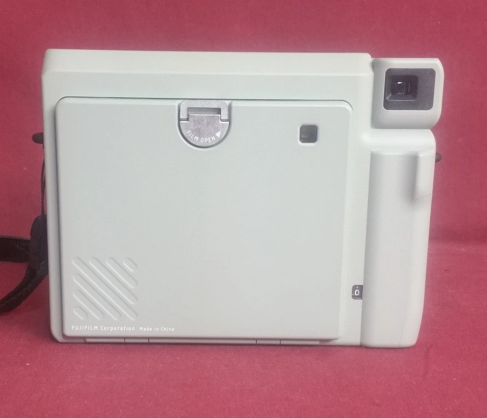 Fujifilm INSTAX WIDE 400 Easy Instant Print Camera 12MP Sage Green MINT - GREAT - Image 3 of 4