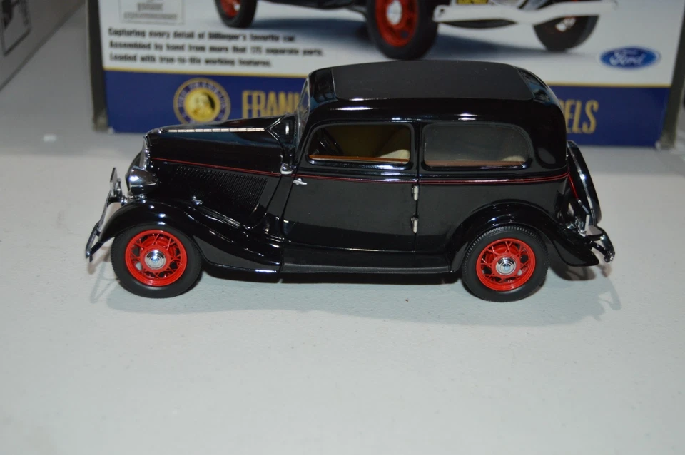 Ford Deluxe 1933 John Dillinger's de 2 puertas a escala 1:24 de Franklin Mint Foto 3 de 4