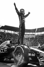 MAX VERSTAPPEN 24X36 POSTER BLACK & WHITE RACECAR DRIVER F1 DUTCH RED BULL PARIS