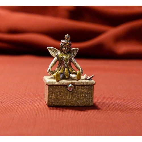 Miniature Fairy Keepsake Box "Miss Daisy" From Sweet Romance Pre-Owned (A2)