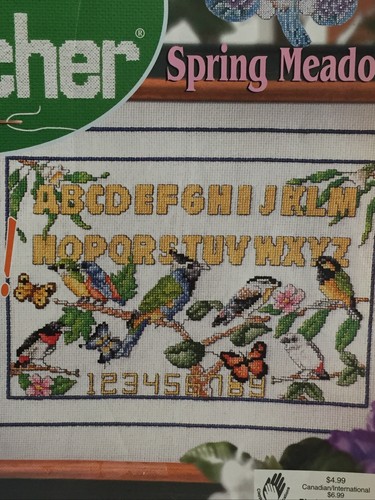 Revista The Cross Stitcher abril 2001 27 cartas mariposas pájaros flores etc. - Imagen 3 de 8