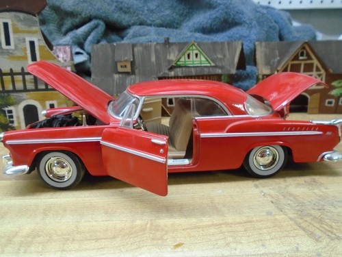 1955 CHRYSLER C 300 HARDTOP MODEL 1/24TH SCALE BY MOTOR MAX - Picture 2 of 10