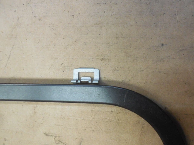 Ободок отделки козырька люка базовый внутренний для Audi A6 1998 - 2004 годов выпуска - Изображение 2 из 4