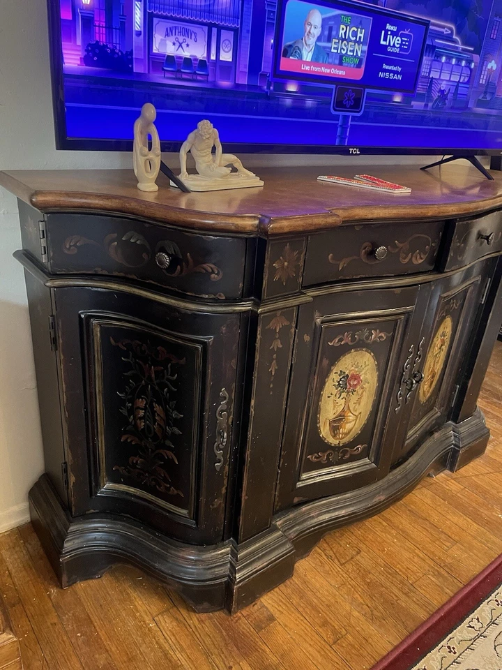 Aparador buffet Broyhill vintage  Foto 2 de 3